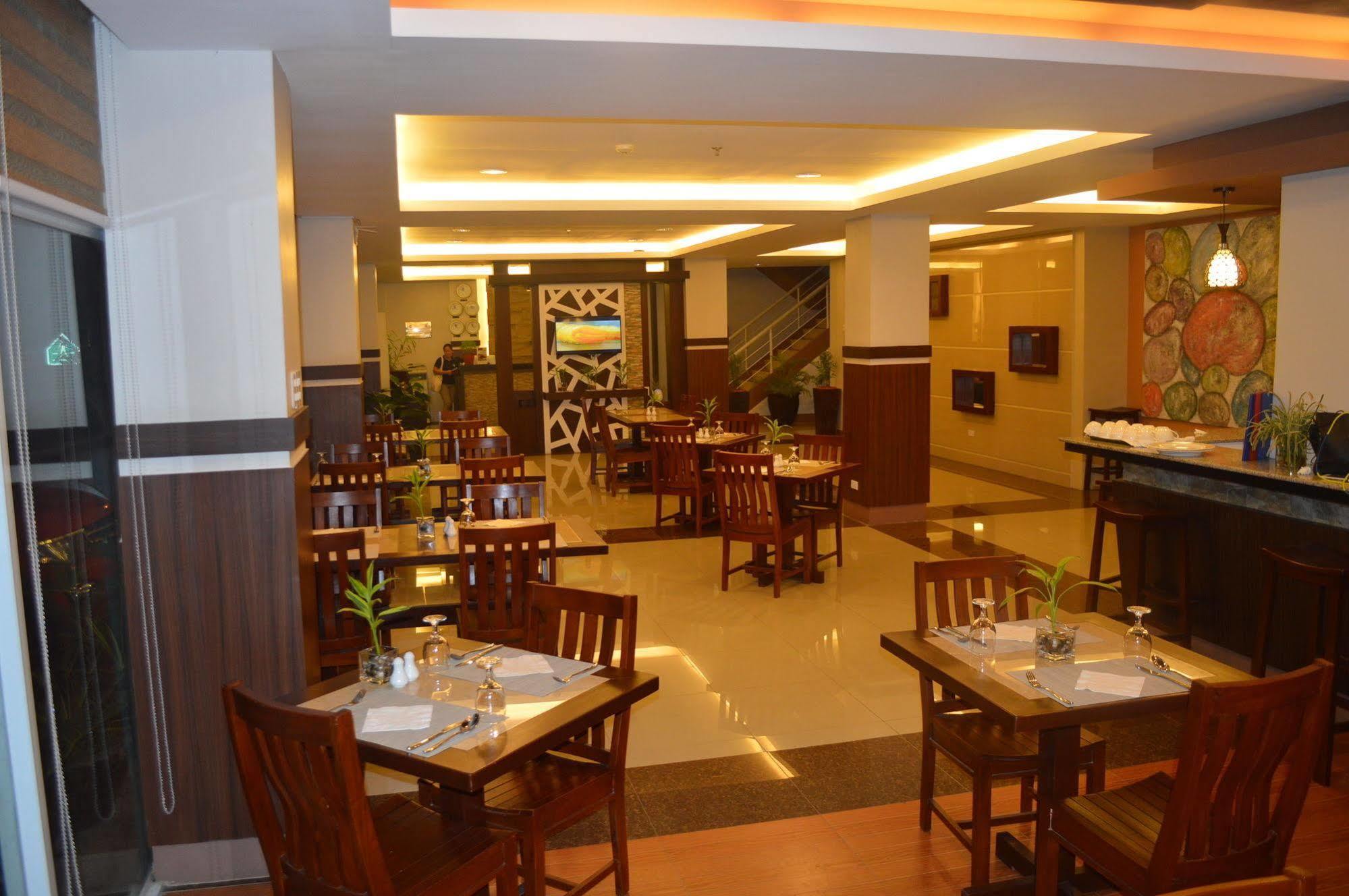 Alu Hotel Davao City Exterior foto