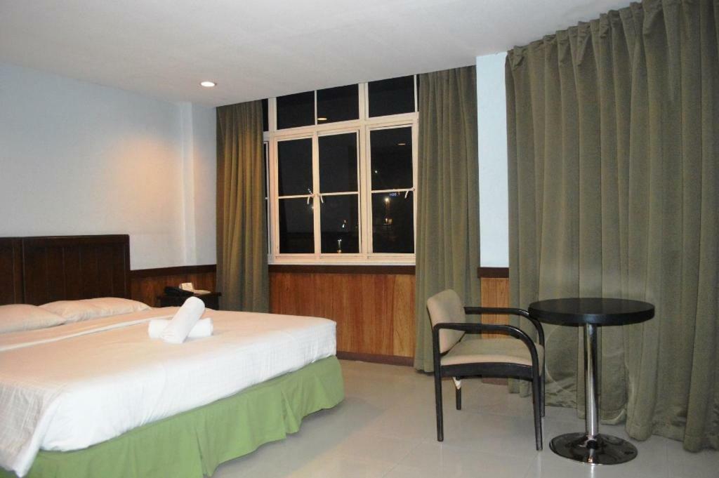 Alu Hotel Davao City Exterior foto